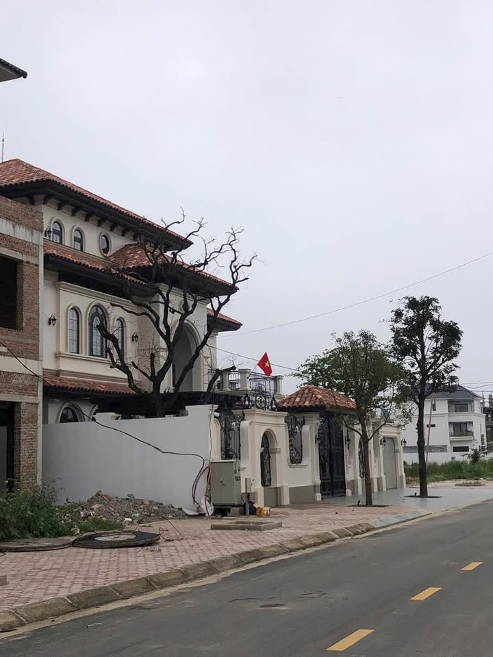 Bán Gấp Nhà Liền Kề Mb Lý Tự Trọng Sầm Sơn 120m² - Vị Trí Đắc Địa