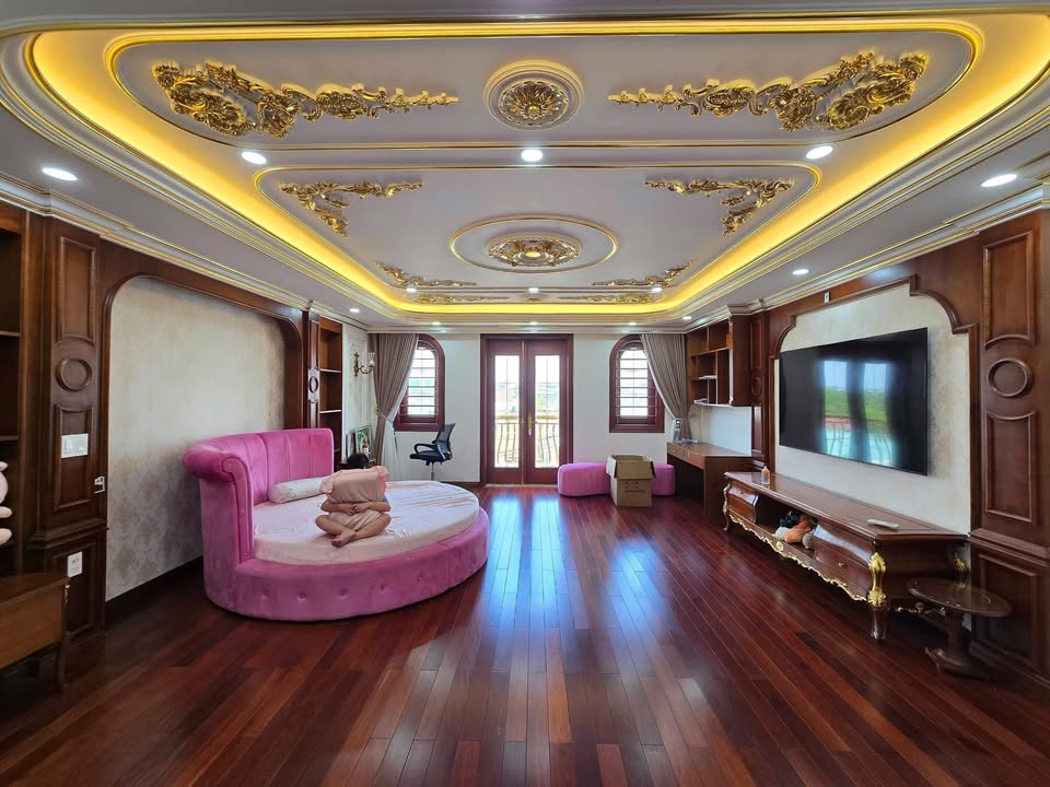 Biệt Thự Tân Cổ Điển 200m² Mặt Tiền Chợ Thánh Tâm, Biên Hòa - Giá 6 Tỷ