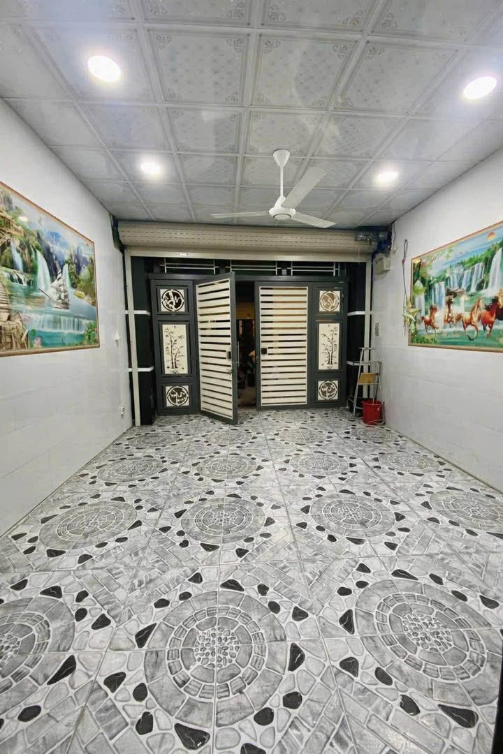 Nhà Mặt Tiền Nhánh Lê Thị Hà, Q12 - 76m², 2 Tầng, 2 Ô Tô - 4.4 Tỷ