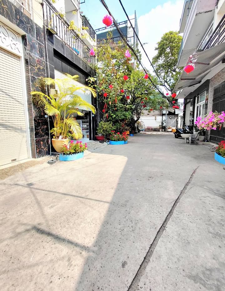 Nhà 70m² Nguyễn Thị Búp, Quận 12 - Ô tô ngủ trong nhà, Giá 5.xx Tỷ