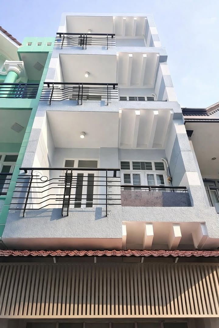 Nhà 4 Tầng Gò Vấp - 43m² - Hẻm Xe Hơi Sát Mặt Tiền - 6 Tỷ