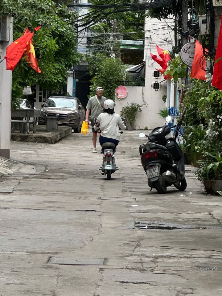 Bán Đất Tặng Nhà Hẻm Nguyễn Thiện Thuật, Lộc Thọ, Nha Trang - 107.7m² Giá Tốt