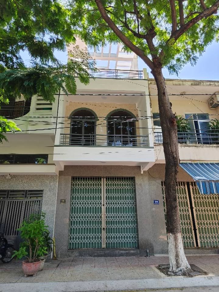 Mặt tiền Lương Tịnh Của Nha Trang 74.5m² - Giá 7.5 Tỷ - Kinh doanh/Ở