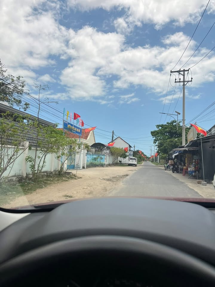 Đất Vạn Ninh 329m² - Sổ Đỏ Thổ Cư, Gần Chợ, Giá 1.35 Tỷ