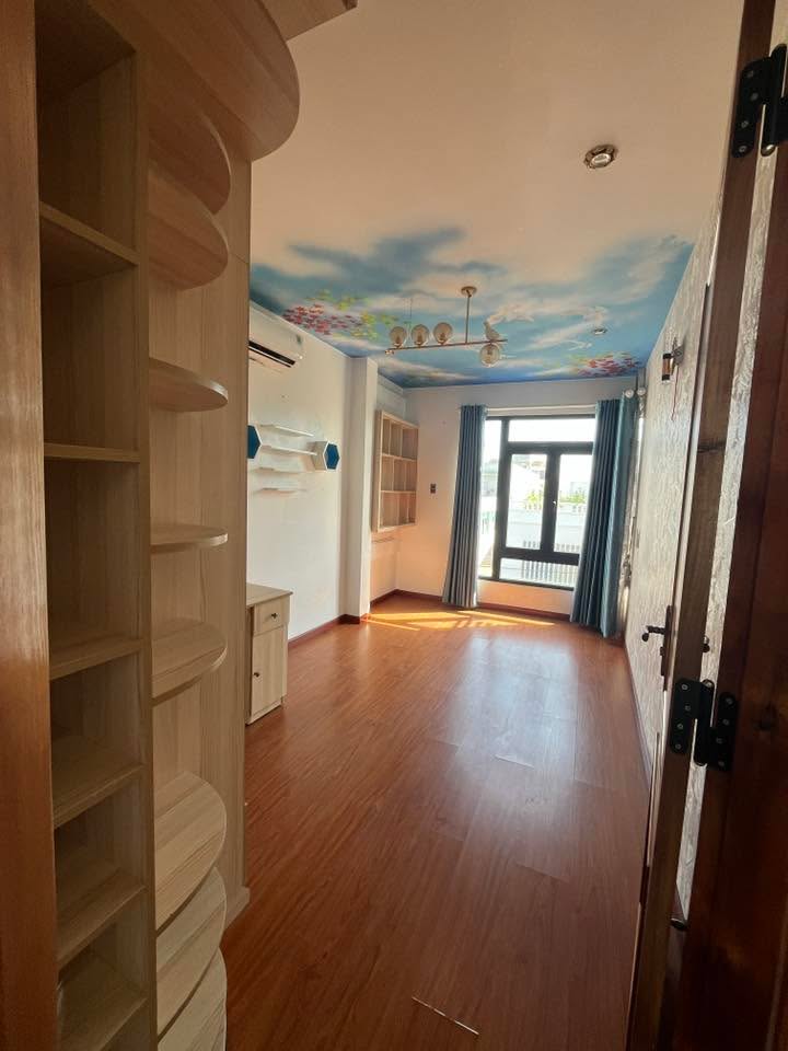 Cho thuê nhà 4 tầng full nội thất mặt tiền đường Tuy Hòa - 132m²