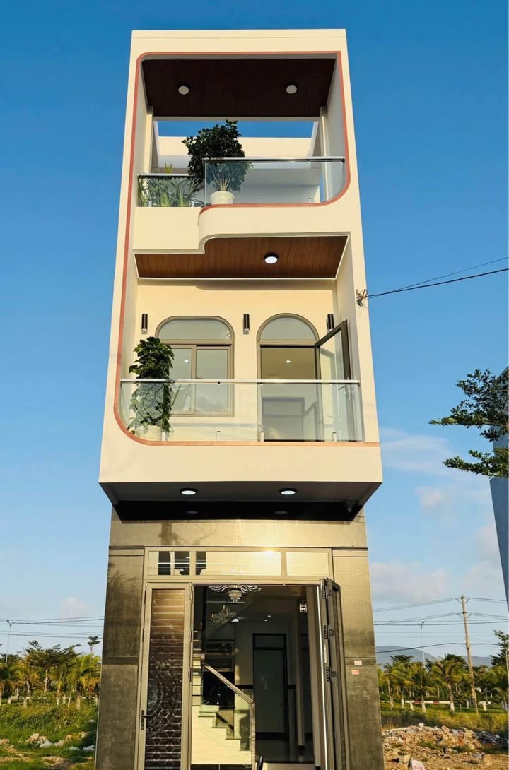 Nhà Phố Mặt Tiền Kinh Doanh Đường 2 Hà Thanh, Quy Nhơn - 44.2m² - 3.85 Tỷ