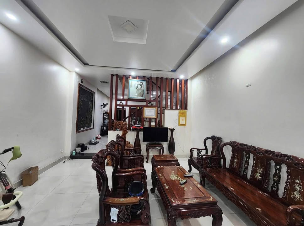 Nhà 3 Tầng Mặt Tiền Châu Thị Vĩnh Tế, Đà Nẵng - 233m2 Kinh Doanh Đa Ngành - 40 Triệu/Tháng