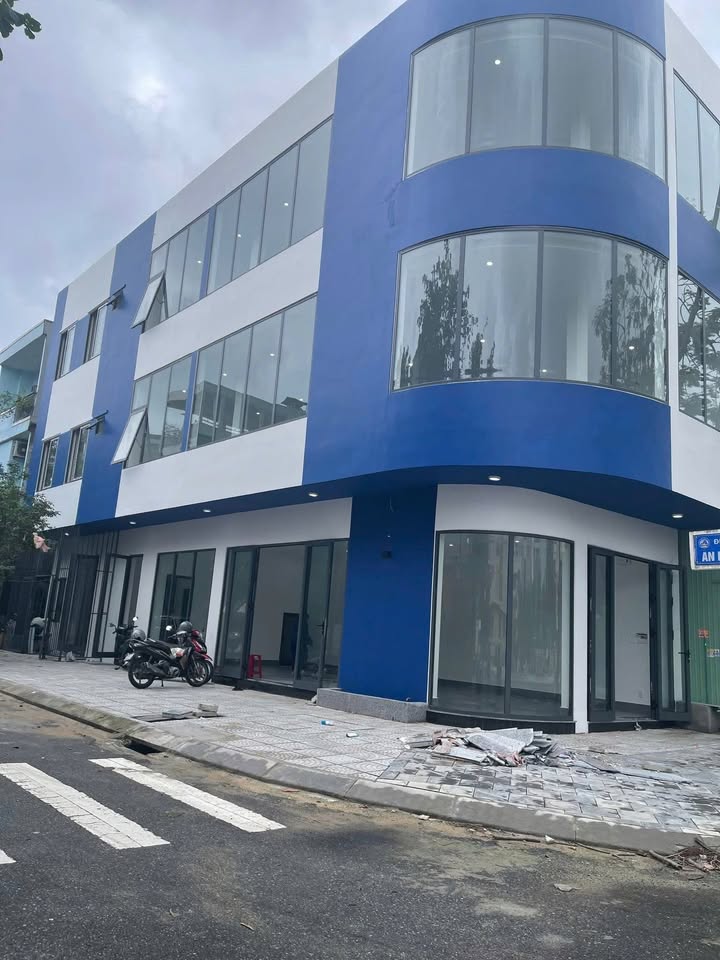 Nhà 3 Tầng Mặt Tiền Kinh Doanh Sơn Trà 250m² - Giá 35 Triệu/Tháng