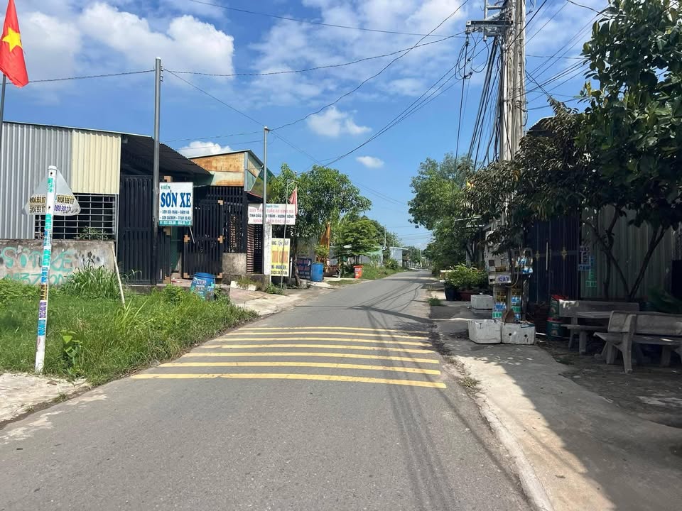 Mặt Tiền KD Đường Tân Định, Bến Cát - 240m² Thổ Cư, Giá 2.2 Tỷ