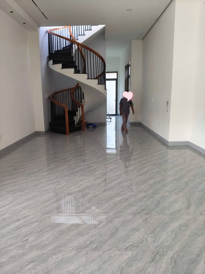 Nhà Mặt Tiền QL13 Thủ Dầu Một - 140m² Kinh Doanh Sầm Uất, Giá 30 Triệu/Tháng