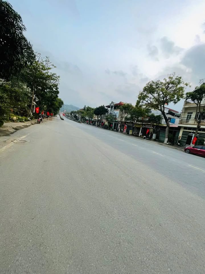 Nhà Cấp 4 Đường 27 Bình Minh, Lào Cai - 100m², Kinh Doanh Đắc Lợi