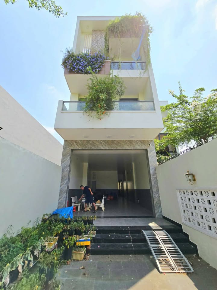 Bán Tòa Nhà 5 Tầng 182m² Kinh Doanh Dòng Tiền 50 Triệu/Tháng Tại Long Thành