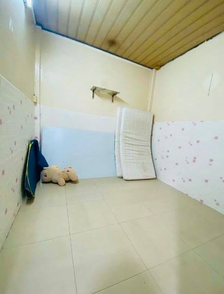 Nhà 30m² Phạm Văn Hai, Tân Bình - 2PN, Sổ Hồng Riêng, Giá 2.99 Tỷ