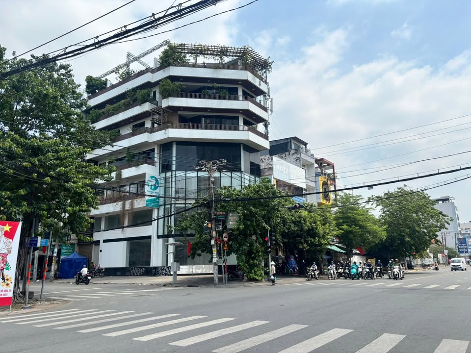 Nhà Hẻm Xe Hơi 97.6m² Bình Quới, Bình Thạnh - Sẵn Sàng Xây Mới