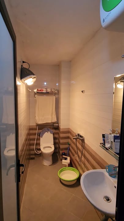 Bán Nhà Đường Hòa Bình, Yên Bái - 82m² Full Thổ Cư, 3PN - Giá 1.65 Tỷ