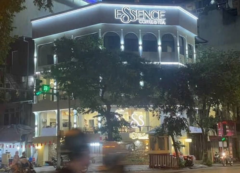 Nhà Mặt Phố Kinh Doanh Văn Cao, Tây Hồ - 130m², 3 Tầng, Mặt Tiền 10m