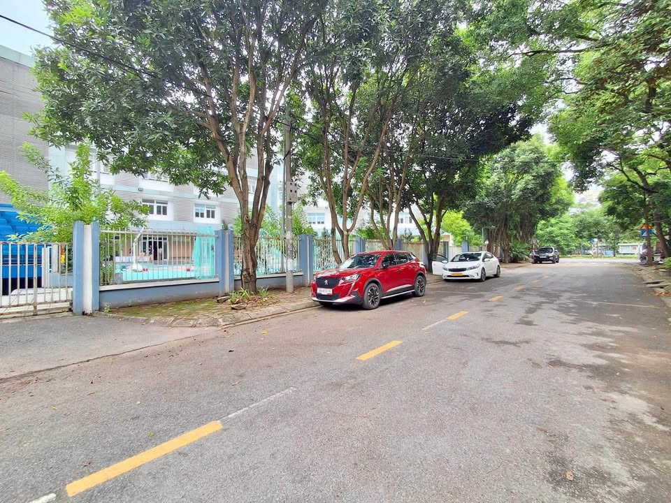 Nhà 158m² Sài Đồng, Long Biên - 4 Tầng, 4 Oto, Sổ Đỏ Chính Chủ