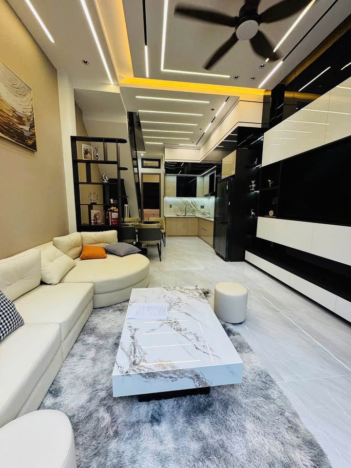 Nhà 3 Tầng Kiệt Ô Tô Hà Huy Tập, Q1 - 54m² Full Nội Thất