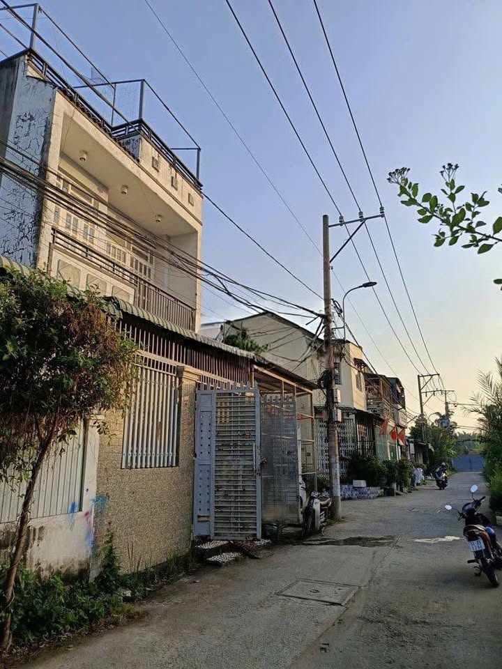 Cho Thuê Nhà 2 Lầu Bùi Xương Trạch, TP. Thủ Đức - 60m², 3PN, Giá 8 Triệu/Tháng