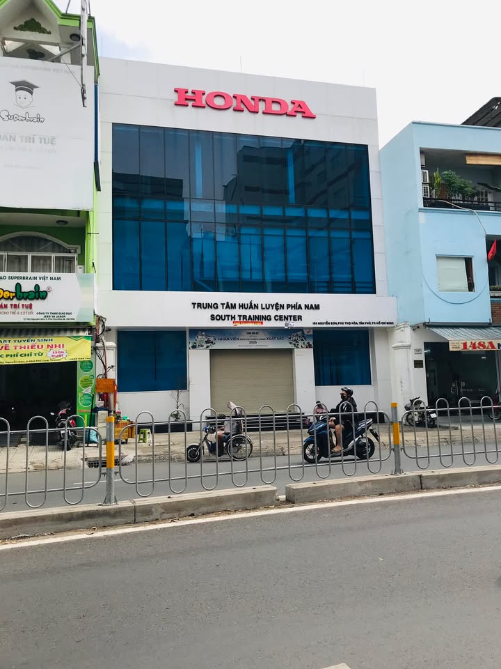 Mặt Tiền Kinh Doanh Nguyễn Sơn, Tân Phú - 3 Lầu, 384m², 150 Triệu/Tháng