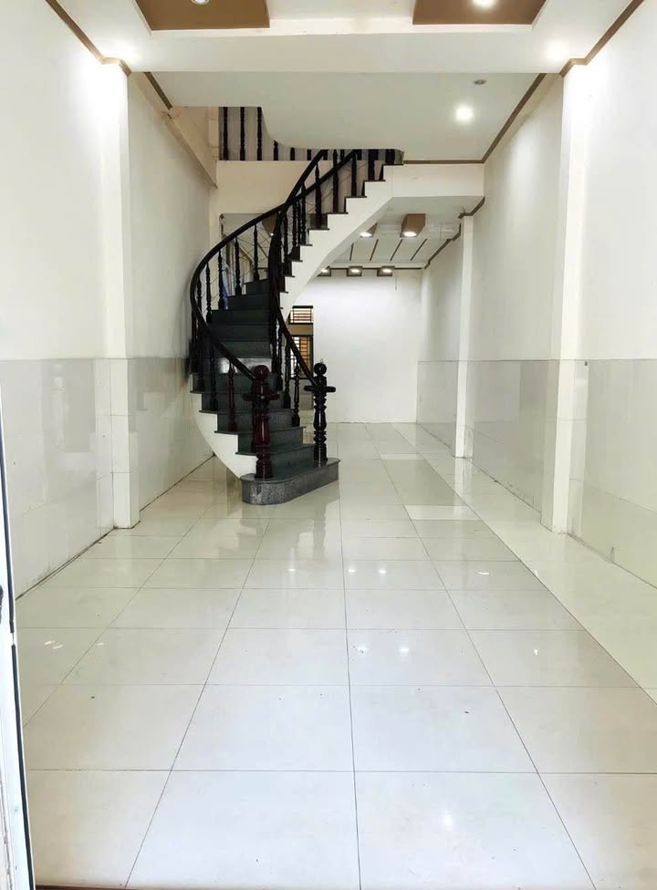 Cho thuê Nhà trệt lầu đường 3/2, Ninh Kiều - 12 triệu/tháng