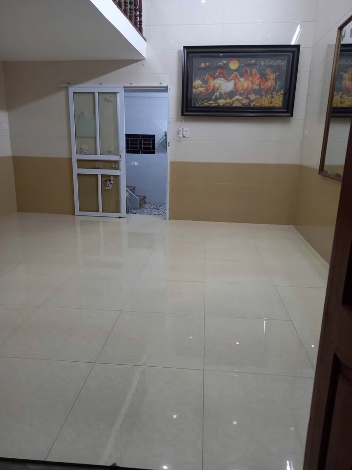 Cho thuê nhà 2 tầng Phủ Lý - Oto đậu cửa, 5 triệu/tháng