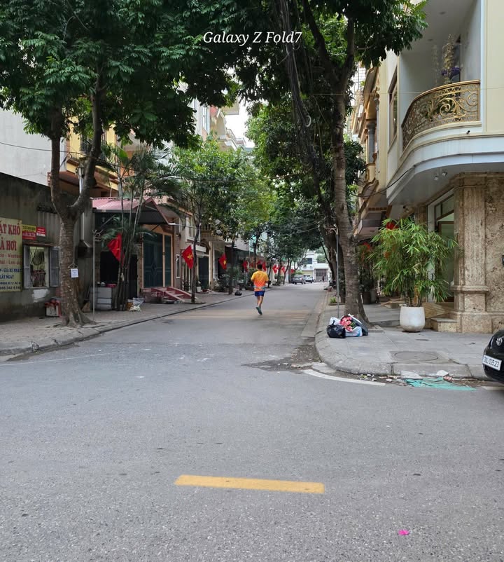 Nhà 7 Tầng Phân Lô Quân Đội Long Biên - Gara Ô Tô, 46m²