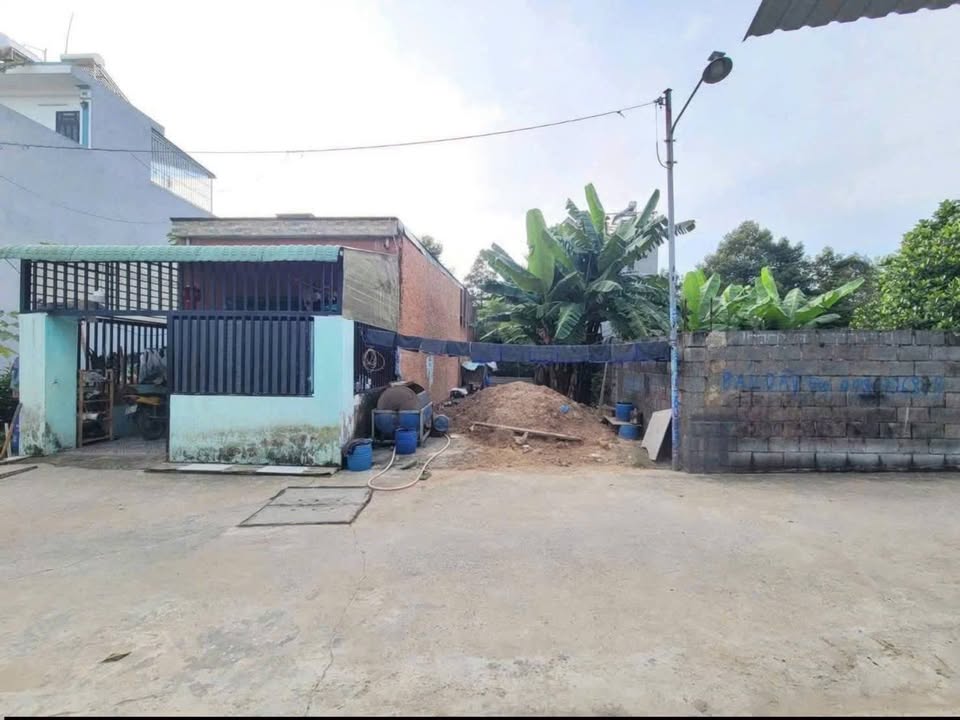 Đất Vàng Dĩ An 140m² Sổ Đỏ Chính Chủ - Giá 4.2 Tỷ