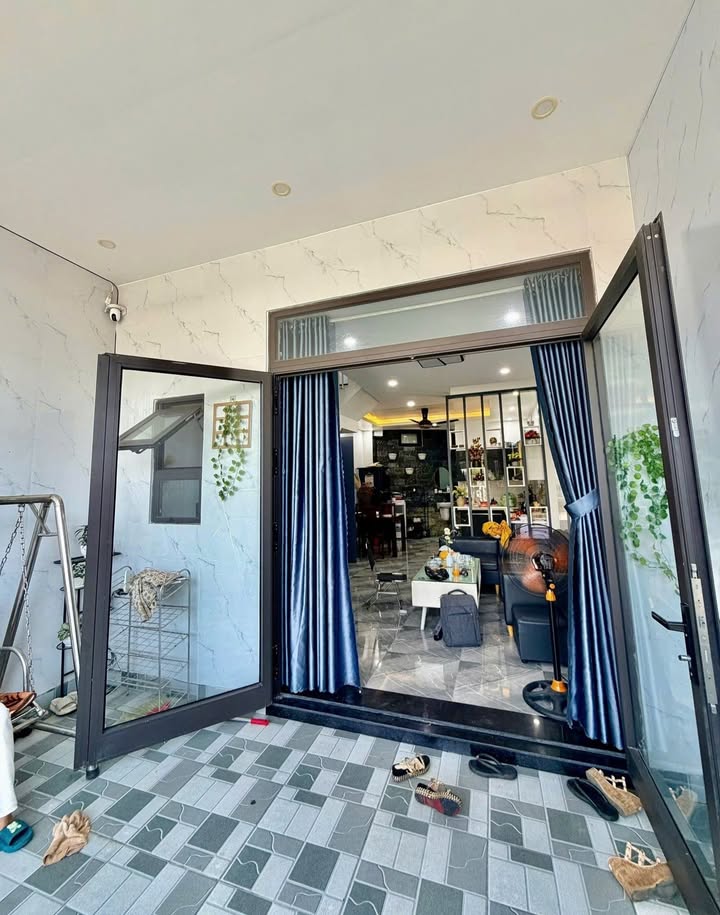 Nhà 2 Tầng Full Nội Thất Xịn - Oto Vào Nhà - Phan Bội Châu, Huế