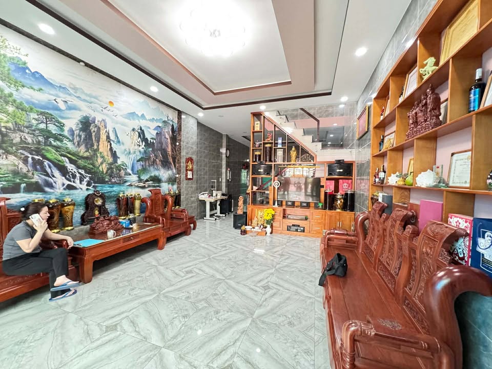 Nhà 2 Tầng 5x27m Phường Long Thạnh Mỹ, TP.Thủ Đức - Hơn 7 Tỷ, Xe Tải