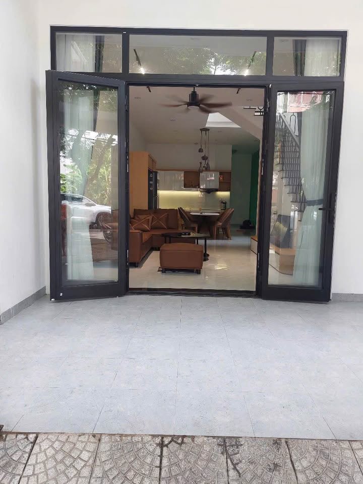 Cho thuê nhà 2 tầng Nguyễn Quang Diêu, Cẩm Lệ - 180m², Full nội thất