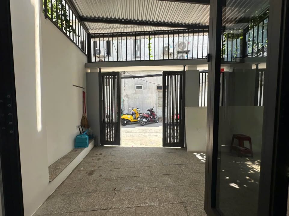 Cho thuê nhà nguyên căn 3 tầng Kiệt Trần Văn Dư, Đà Nẵng - Sát biển, Full nội thất