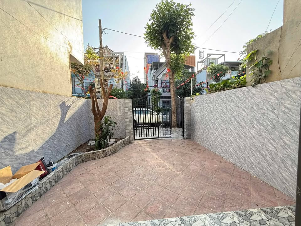 Nhà Cấp 4 100m² Ngũ Hành Sơn - Full Nội Thất, Giá 10 Triệu/Tháng