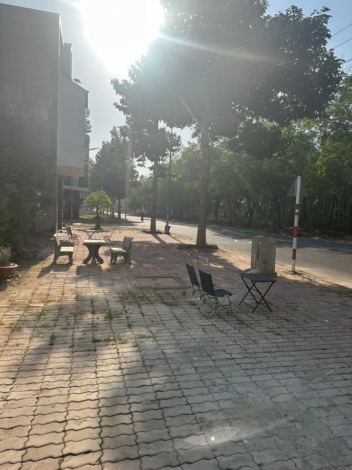 Cho Thuê Nhà 1 Trệt 2 Lầu KĐT Bàu Xéo, 6PN - Giá 15 Triệu