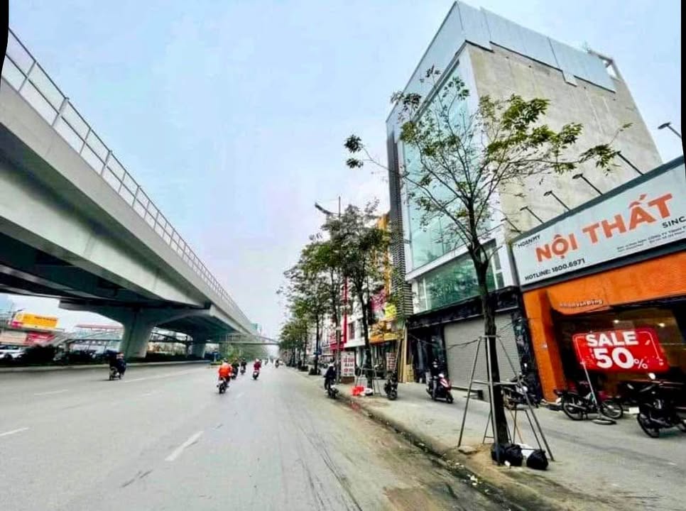 Building Mặt Phố Hoàng Quốc Việt 168m² - Dòng Tiền 350 Triệu/Tháng - Kinh Doanh Đỉnh Cao