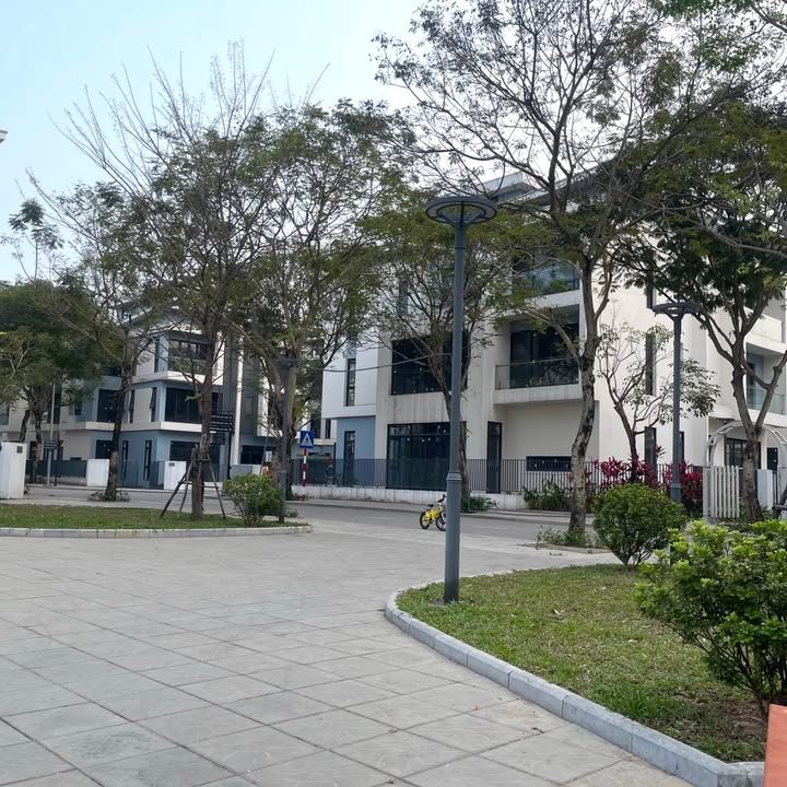 Nhà Lô Góc Dương Nội 40m² - Kinh Doanh Nhẹ, Sổ Đỏ Sẵn Sàng