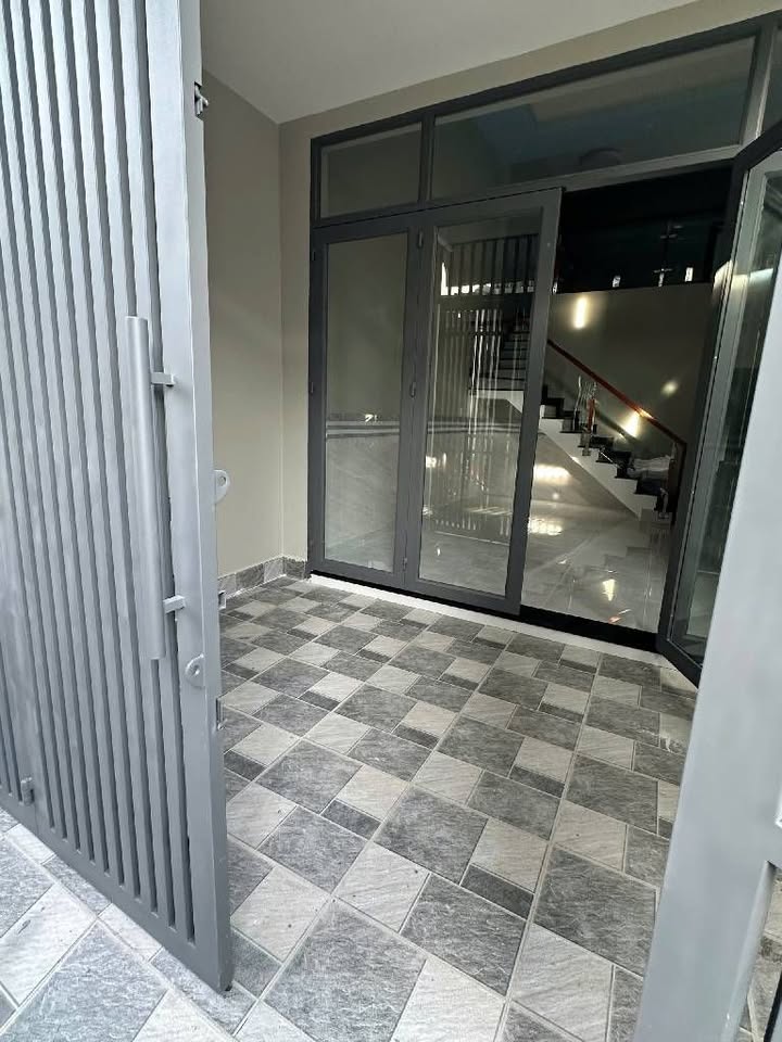 Nhà Hóc Môn 77m² Sổ Hồng Riêng - Hẻm Xe Hơi, Giá 3.2 Tỷ