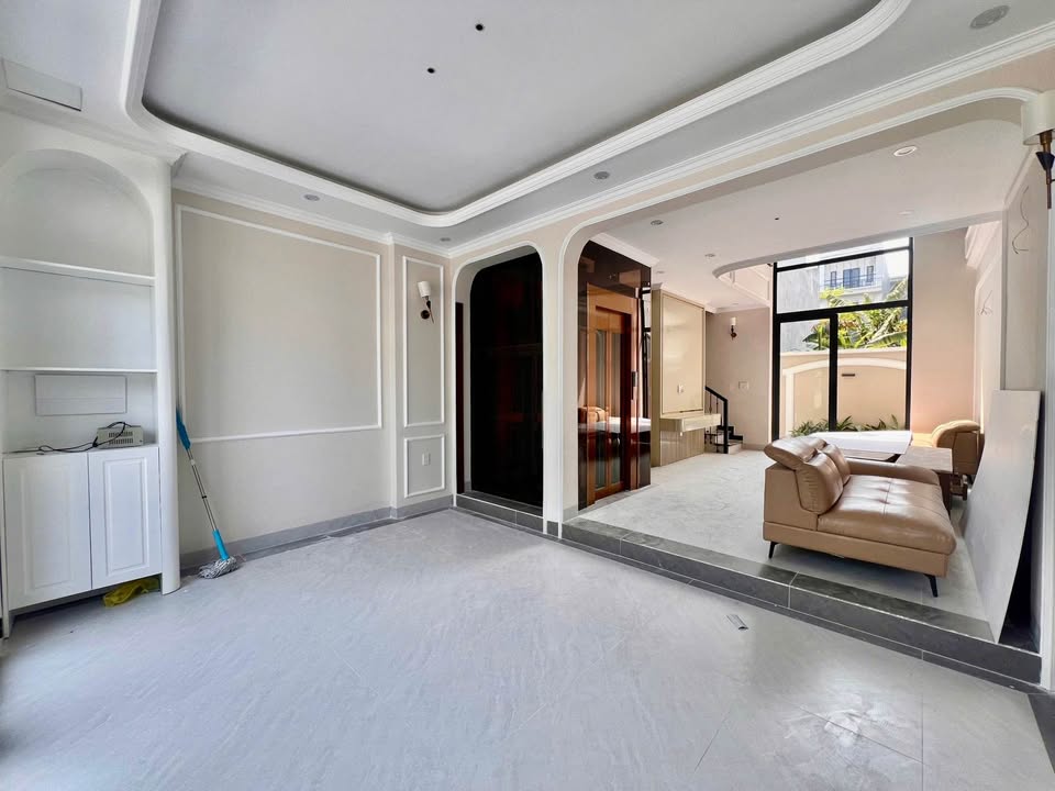 Nhà 5 tầng Thang Máy Kính - Ngô Quyền, Hải Phòng - 60m² - 7.x Tỷ