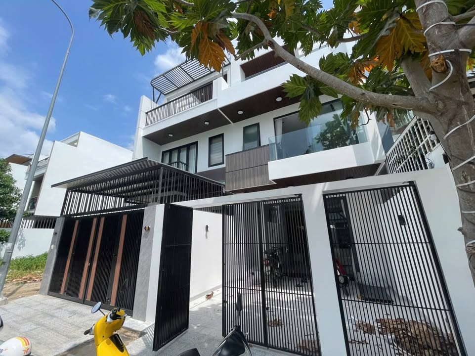 Nhà 3 Tầng KĐT Mỹ Gia 100m² - Full Nội Thất Sang Trọng, Sẵn Sàng Đón Chủ Mới