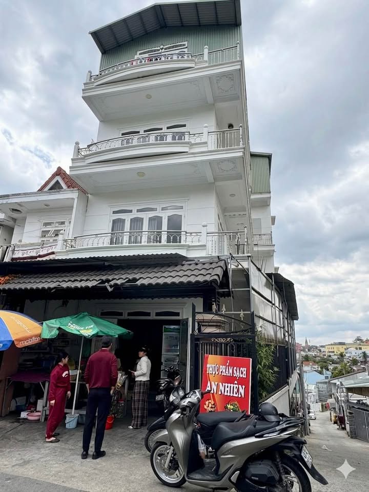 Nhà 2 Mặt Tiền Phạm Hồng Thái Đà Lạt 107m² - Dòng Tiền 9.9 Tỷ