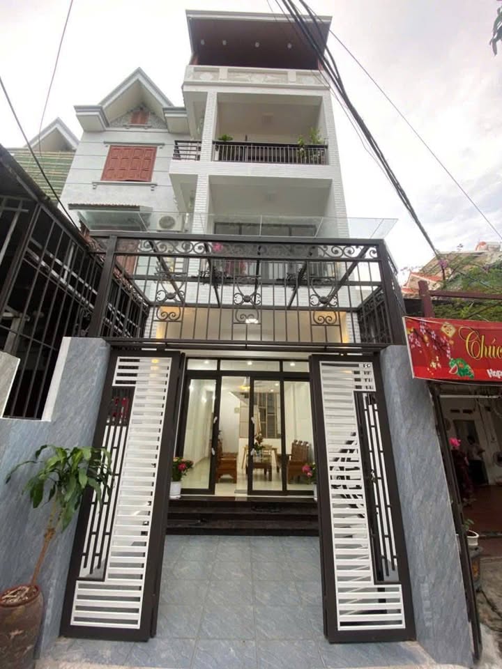 Nhà Nguyên Căn Phố Thạch Cầu, Long Biên - 70m², 4PN, Giá 10 Triệu