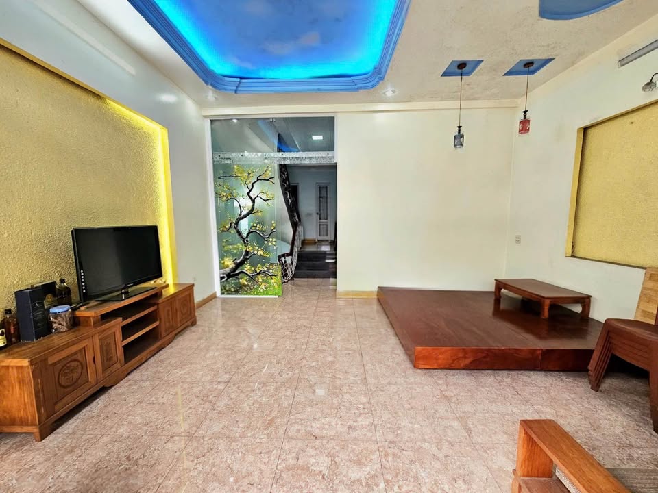 Nhà Phố 4 Tầng Kinh Doanh Mặt Tiền 5.2m - Uông Bí, Quảng Ninh - 4.x Tỷ