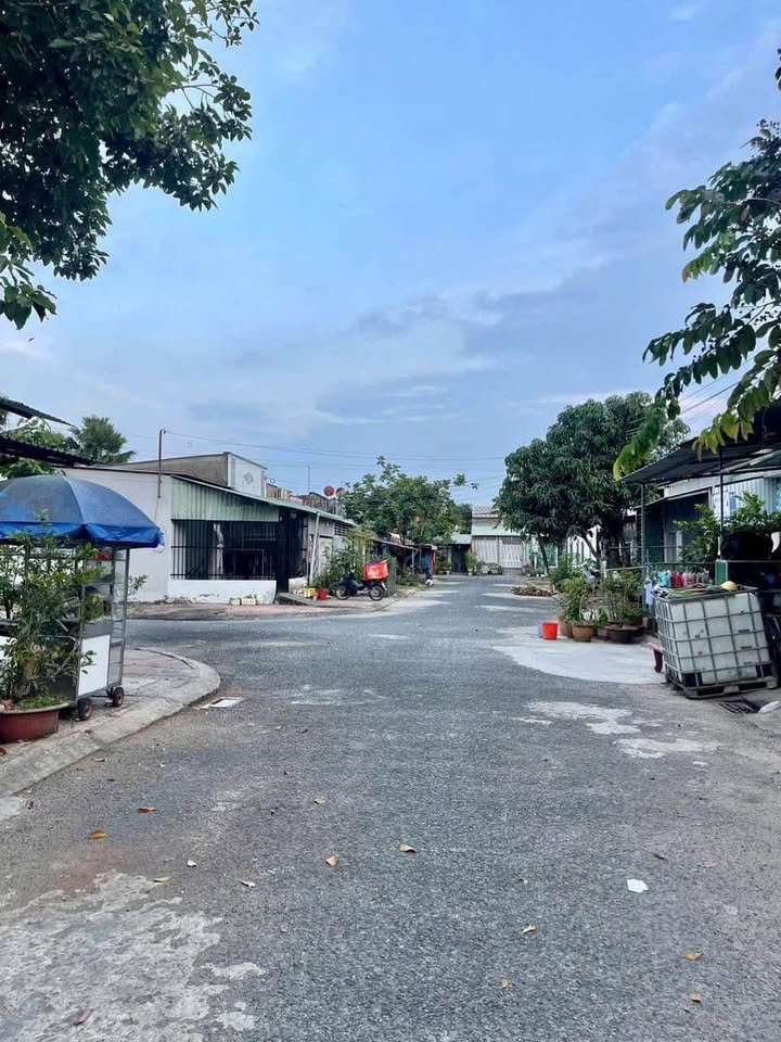 Nhà 80m² Phường 9, Vĩnh Long - Ô tô vào nhà, Giá 7xx Triệu