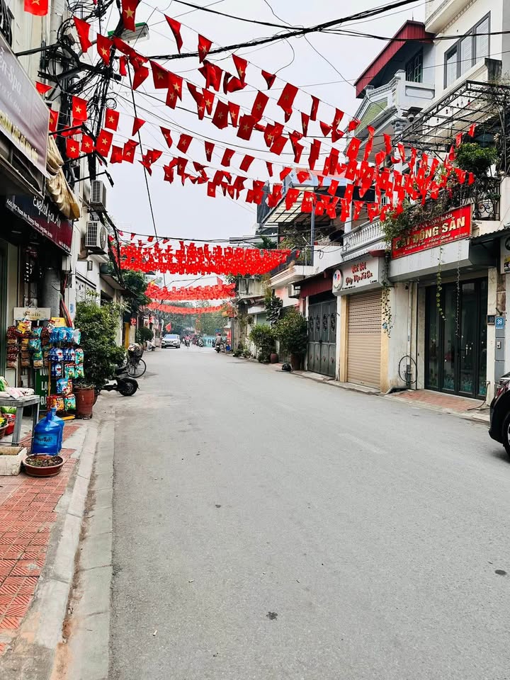 Nhà Mặt Tiền Thanh Am, Long Biên 80m² - Kinh Doanh Sầm Uất, Giá 18 Tỷ