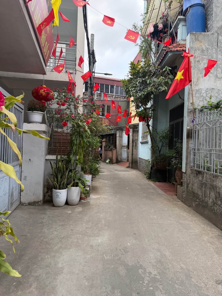 Đất nền 50m² Việt Hưng, Long Biên - Mặt ngõ thoáng, giá 7.5 tỷ