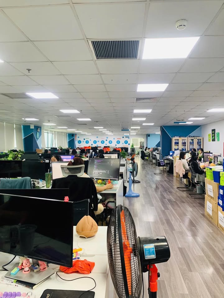 Văn Phòng Mặt Tiền Hoàng Quốc Việt, Cầu Giấy - 430m² Giá Tốt