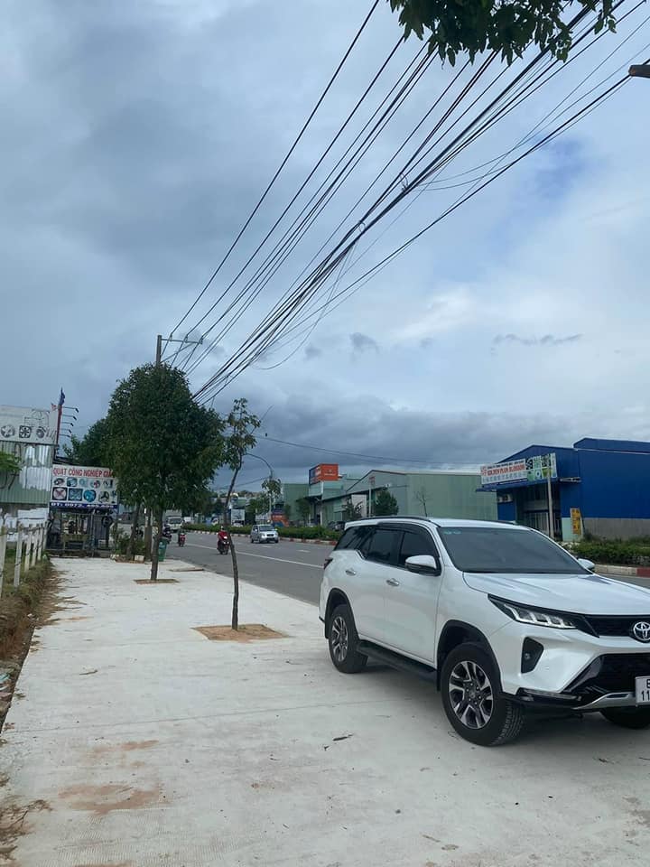 Bán Gấp Đất Mặt Tiền DT747 Tân Uyên 360m² Thổ Cư - Giá Giảm Sốc 45 Tỷ