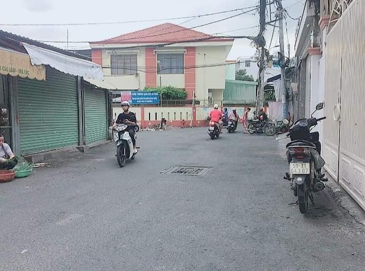 Nhà cấp 4 mặt tiền 265, Hiệp Phú, Thủ Đức - Kinh doanh sầm uất, 120m², 8.5 tỷ