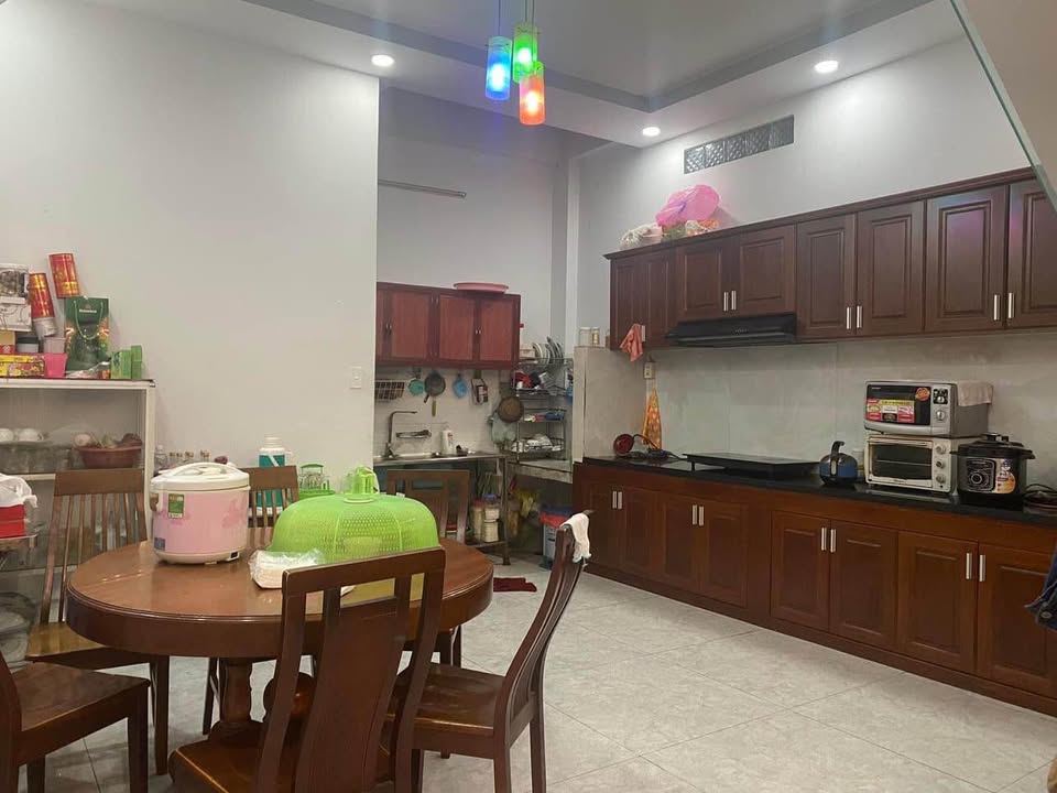 Nhà Mặt Tiền Q7 - 4PN, 4 Tầng - Kinh Doanh Sầm Uất - 10 Tỷ