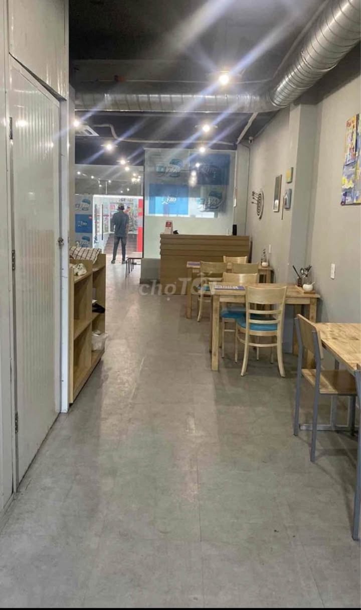 Mặt Bằng Kinh Doanh Gần Đại Học HUTECH, Quận 4 - 137m², 27 Triệu